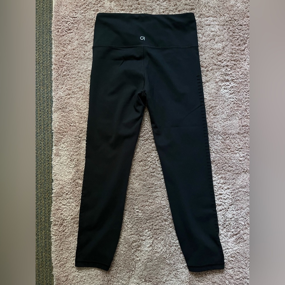 gapfit 3/4 calf leggings- midrise - small